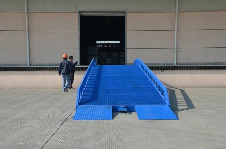 汉堡移动式液压登车桥